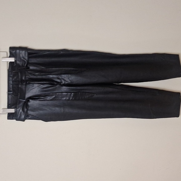Abercromvie & Fitch Vegan Leather High Waist Paperbag Pants Size M - Picture 4 of 9